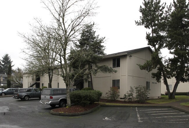Bonnie Brae Apartments in Beaverton, OR - Building Photo - Building Photo