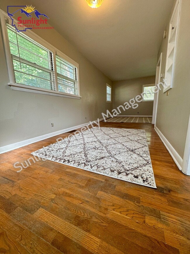 property at 918 N 31st St