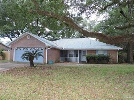 7663 Charter Oaks Dr in Pensacola, FL - Building Photo