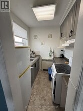 51 Queen St E in Brampton, ON - Building Photo - Building Photo