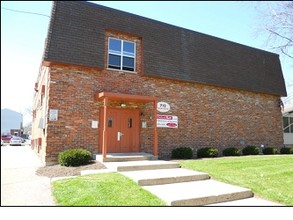 ADAMS HOUSE in Oxford, OH - Building Photo - Building Photo