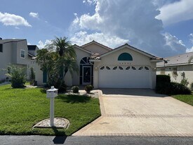 12932 SW Doug Dr in Lake Suzy, FL - Building Photo