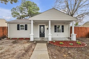 901 Lasser Dr in Norfolk, VA - Building Photo