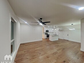 1603 Rutland Dr in Austin, TX - Building Photo - Building Photo