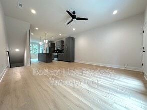 1354 Briar Creek Rd in Charlotte, NC - Building Photo - Building Photo