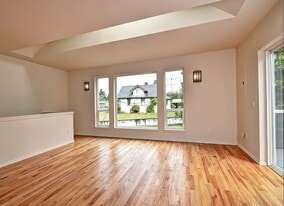 4351 31st Ave W, Unit 2 in Seattle, WA - Building Photo