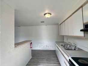 1016 E Seneca Ave in Tampa, FL - Building Photo - Building Photo