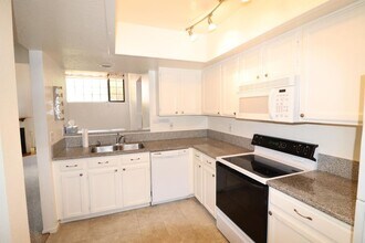 4271 N River Grove Cir in Tucson, AZ - Building Photo - Building Photo
