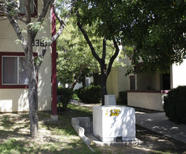 Juniper Terrace in Fontana, CA - Building Photo - Building Photo