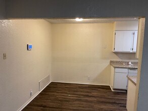 6841-6843 S Creek Dr in Fort Worth, TX - Foto de edificio - Building Photo