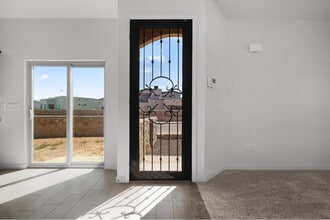 912 Clapham St in El Paso, TX - Building Photo - Building Photo