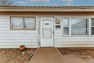 2107 48th St in Lubbock, TX - Building Photo
