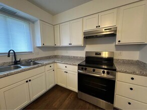 935 Boston Way in Coralville, IA - Building Photo - Building Photo