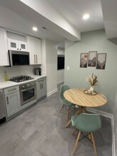 1529 N Maplewood Ave in Chicago, IL - Building Photo - Building Photo