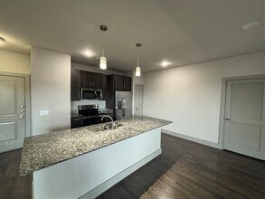 20400 Marketplace Ave in Kyle, TX - Building Photo - Building Photo