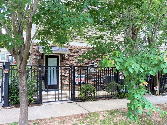 933 W 24th St in Houston, TX - Building Photo - Building Photo