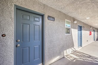 1821 Santa Paula Dr in Las Vegas, NV - Building Photo - Building Photo