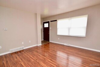 511 N 5th St in Desoto, MO - Foto de edificio - Building Photo