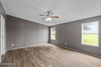 272 Gregory Fork Rd in Richlands, NC - Foto de edificio - Building Photo