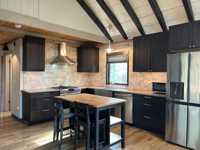 1013 Wildcat Rd in Deep Gap, NC - Building Photo - Building Photo