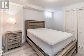 50 Drizzel Cres in Richmond Hill, ON - Building Photo - Building Photo