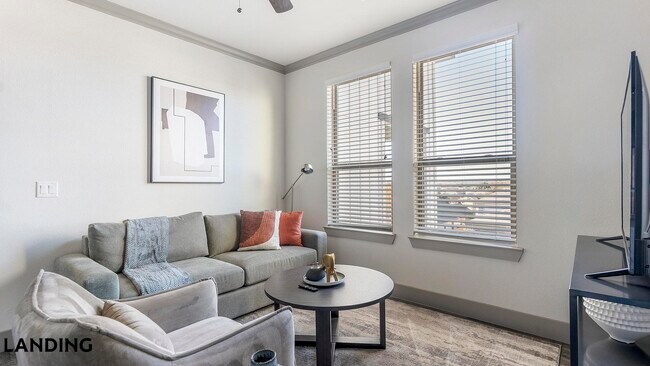 12500 Shadowglen Trce, Unit 1305 in Manor, TX - Foto de edificio - Building Photo