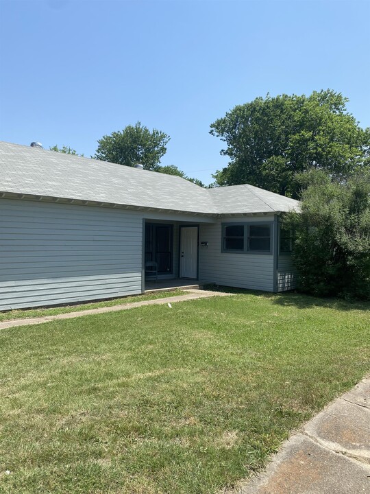 1802 Alamo Ave in Killeen, TX - Building Photo