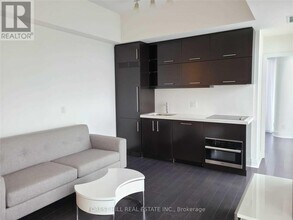 1080-1080 Bay St. in Toronto, ON - Building Photo - Building Photo