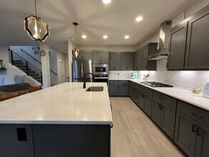 4023 SE 77th Ave in Hillsboro, OR - Building Photo - Building Photo