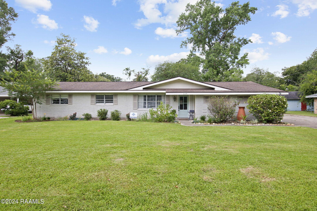 228 Grand Ave in Lafayette, LA - Building Photo