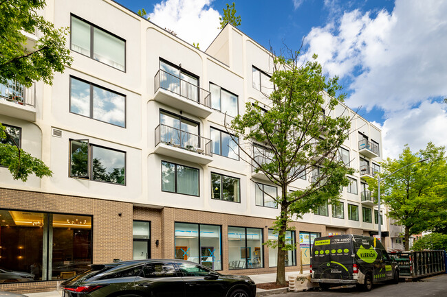 1000 Lorimer St in Brooklyn, NY - Foto de edificio - Building Photo