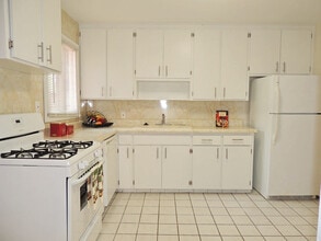 669 Hemlock Dr in Euclid, OH - Building Photo - Building Photo