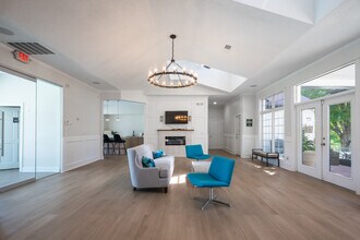 The Louis Overland Park in Overland Park, KS - Building Photo - Lobby