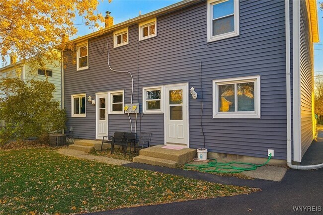 2650 Eggert Rd in Tonawanda, NY - Building Photo - Building Photo