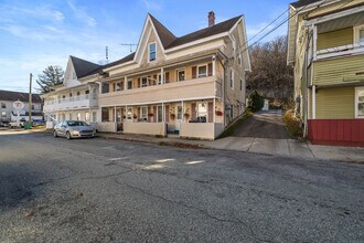 115 High St in Sprague, CT - Building Photo - Building Photo