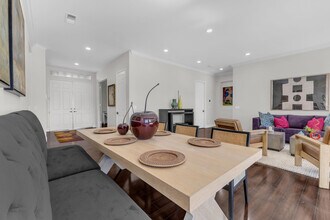 35 Calle La Reina in Rancho Mirage, CA - Building Photo - Building Photo