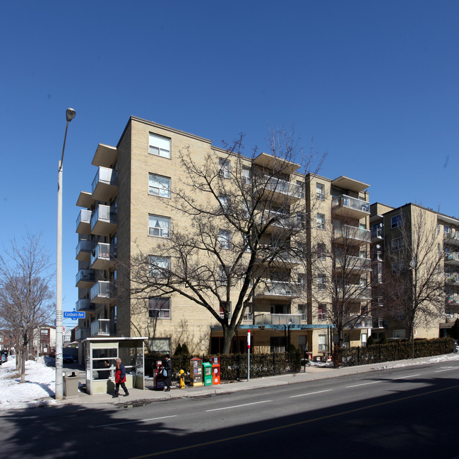 190 Cosburn Ave in Toronto, ON - Building Photo - Building Photo