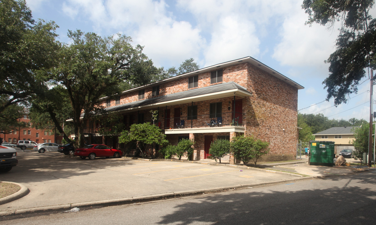 1110 Lamar St in Lafayette, LA - Building Photo