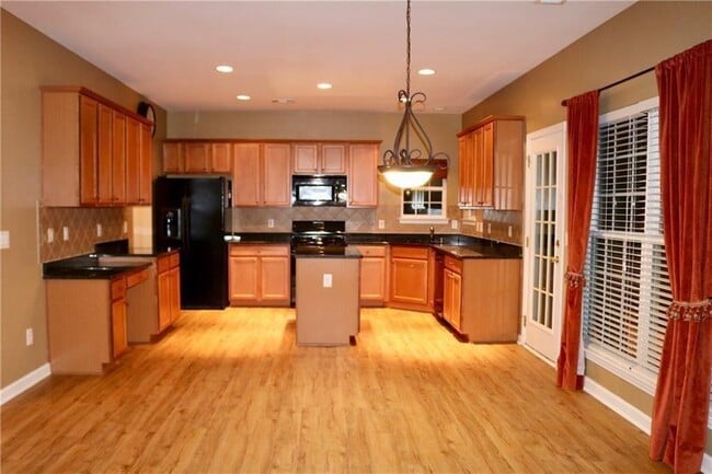 607 Hidden Close in Woodstock, GA - Building Photo - Building Photo