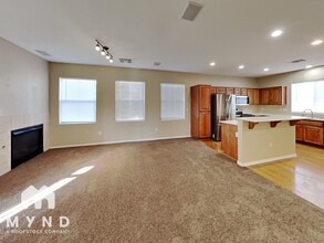 10637 Chestnut Timber Ct in Las Vegas, NV - Building Photo - Building Photo