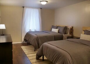 8239 Cherokee St in Denver, CO - Foto de edificio - Building Photo