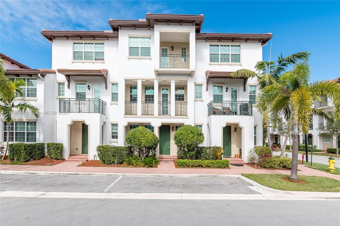 11958 SW 27th Ct in Miramar, FL - Building Photo