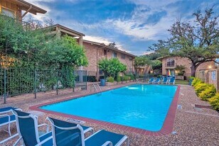 11234 Park Central Pl in Dallas, TX - Building Photo