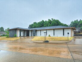 12136 Thorn Ridge Rd in Oklahoma City, OK - Building Photo