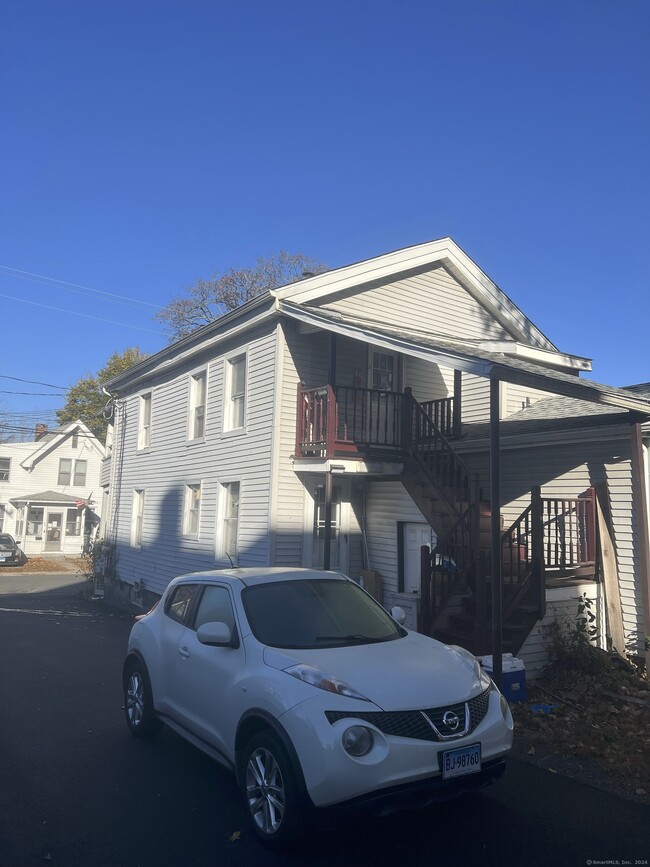 117 Curtiss St in Naugatuck, CT - Building Photo - Building Photo