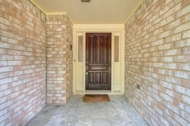 property at 11918 Glenway Dr