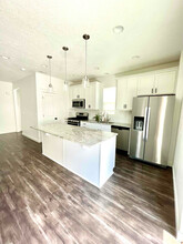 1472 E Primrose Ln in Layton, UT - Building Photo - Building Photo
