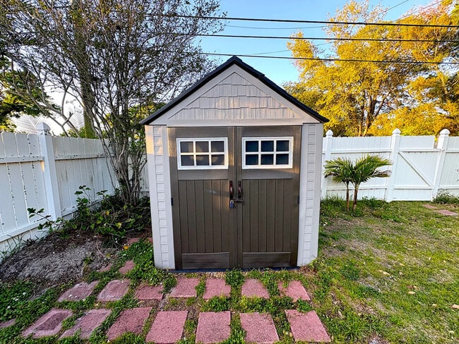 1145 57th Ave N in St. Petersburg, FL - Building Photo - Building Photo