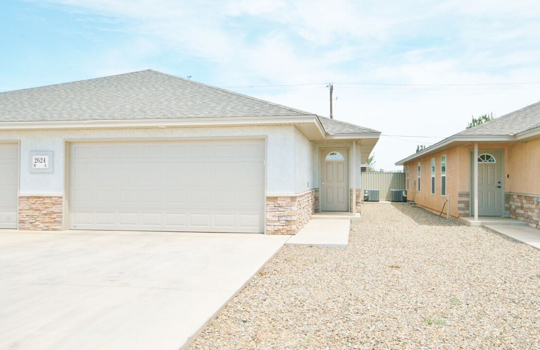 2624 E 14th St in Clovis, NM - Building Photo