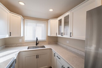 774 Terrace Ct in Elgin, IL - Building Photo - Building Photo